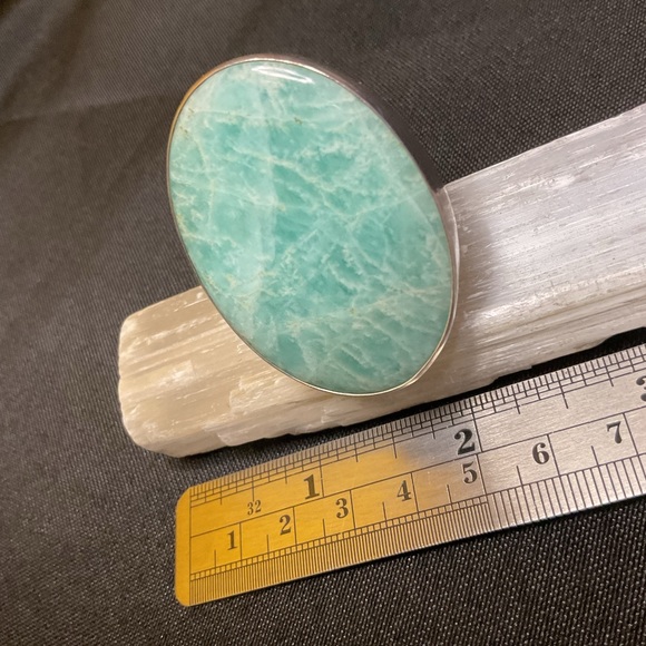 Elegant Silver and Green Stone Ring - Picture 14 of 16